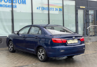 Подержанный автомобиль Lifan Solano 2016 года (3 фото)