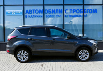 Подержанный автомобиль Ford Kuga 2019 года (6 фото)