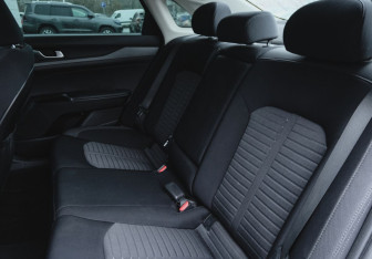 Подержанный автомобиль Kia K5 2021 года (19 фото)