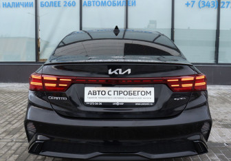 Подержанный автомобиль Kia Cerato Sedan 2022 года (4 фото)