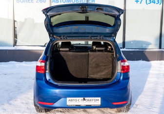 Подержанный автомобиль Kia Rio Hatchback 2012 года (21 фото)