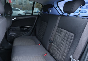 Подержанный автомобиль Opel Corsa 2012 года (17 фото)