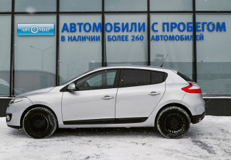 Подержанный автомобиль Renault Megane Hatchback 2012 года (2 фото)