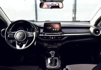Подержанный автомобиль Kia Cerato Sedan 2021 года (19 фото)
