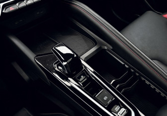 Подержанный автомобиль Geely Coolray 2023 года (14 фото)