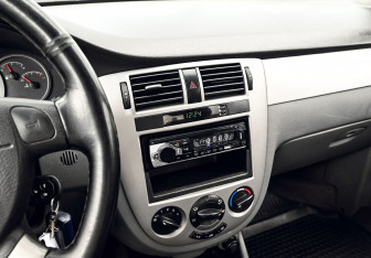 Подержанный автомобиль Chevrolet Lacetti Sedan 2011 года (10 фото)