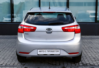 Подержанный автомобиль Kia Rio Hatchback 2013 года (4 фото)