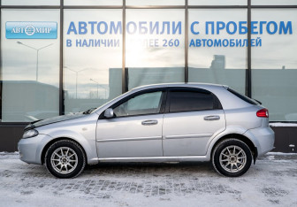 Подержанный автомобиль Chevrolet Lacetti Hatchback 2005 года (2 фото)