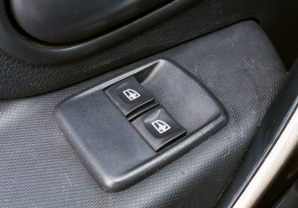 Подержанный автомобиль Renault Logan Sedan 2015 года (13 фото)
