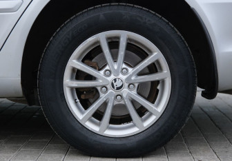 Подержанный автомобиль Skoda Octavia Liftback 2012 года (19 фото)