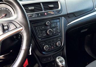 Подержанный автомобиль Opel Mokka 2014 года (11 фото)
