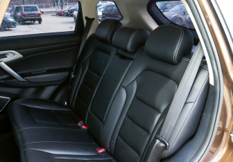 Подержанный автомобиль Geely Atlas 2019 года (18 фото)