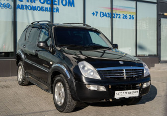 Подержанный автомобиль SsangYong Rexton 2006 года (7 фото)