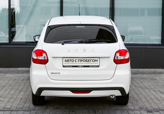 Подержанный автомобиль LADA (ВАЗ) Granta Liftback 2019 года (4 фото)