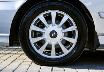 Подержанный автомобиль Hyundai Sonata 2004 года (20 фото)