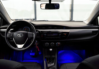 Подержанный автомобиль Toyota Corolla Sedan 2015 года (17 фото)