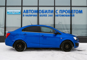 Подержанный автомобиль Chevrolet Aveo Sedan 2012 года (6 фото)