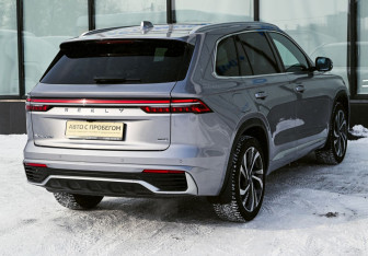 Подержанный автомобиль Geely Monjaro 2023 года (5 фото)