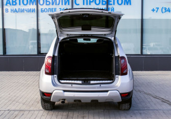 Подержанный автомобиль Renault Duster 2018 года (17 фото)