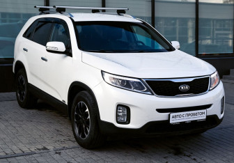 Подержанный автомобиль Kia Sorento 2015 года (7 фото)