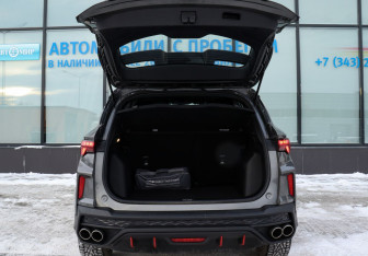 Подержанный автомобиль Geely Coolray 2024 года (18 фото)