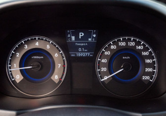 Подержанный автомобиль Hyundai Solaris Sedan 2011 года (18 фото)