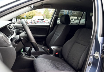 Подержанный автомобиль Toyota Corolla Wagon 2003 года (14 фото)