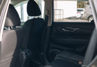 Подержанный автомобиль Nissan X-Trail 2018 года (14 фото)