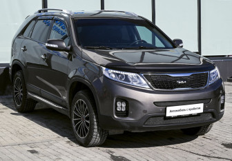 Подержанный автомобиль Kia Sorento 2013 года (7 фото)