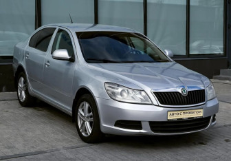 Подержанный автомобиль Skoda Octavia Liftback 2012 года (7 фото)