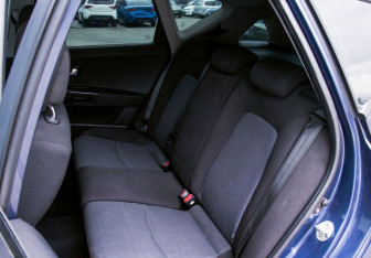 Подержанный автомобиль Kia Ceed Wagon 2011 года (15 фото)