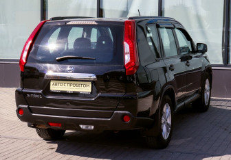 Подержанный автомобиль Nissan X-Trail 2012 года (5 фото)