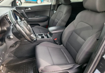 Подержанный автомобиль Kia Sportage 2018 года (9 фото)