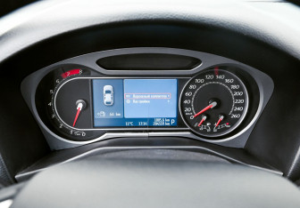 Подержанный автомобиль Ford Mondeo Sedan 2010 года (11 фото)