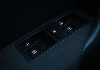 Подержанный автомобиль Volkswagen Polo Sedan 2013 года (11 фото)