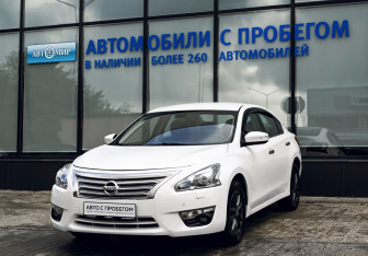 Подержанный автомобиль Nissan Teana 2014 года (1 фото)