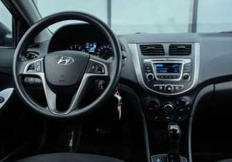 Подержанный автомобиль Hyundai Solaris Hatchback 2016 года (10 фото)