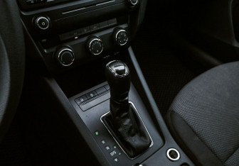 Подержанный автомобиль Skoda Octavia Liftback 2014 года (13 фото)