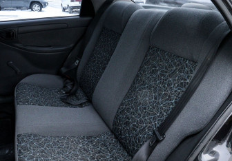 Подержанный автомобиль Chevrolet Lanos 2006 года (16 фото)