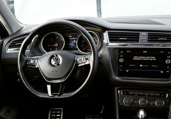 Подержанный автомобиль Volkswagen Tiguan 2018 года (11 фото)