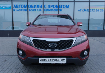 Подержанный автомобиль Kia Sorento 2012 года (8 фото)