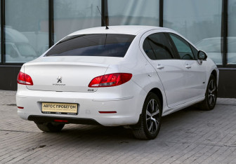 Подержанный автомобиль Peugeot 408 2016 года (5 фото)