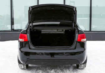 Подержанный автомобиль Kia Cerato Sedan 2010 года (19 фото)