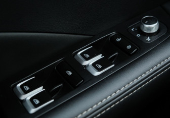 Подержанный автомобиль Geely Coolray 2021 года (11 фото)