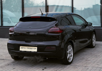 Подержанный автомобиль Kia Ceed Hatchback 2013 года (5 фото)