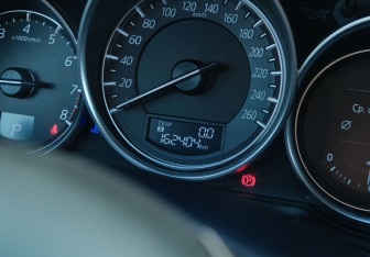 Подержанный автомобиль Mazda CX-5 2016 года (17 фото)