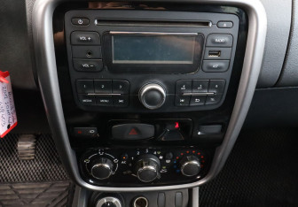 Подержанный автомобиль Renault Duster 2012 года (10 фото)