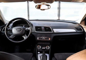 Подержанный автомобиль Audi Q3 2013 года (19 фото)