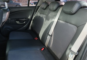 Подержанный автомобиль Opel Corsa 2007 года (19 фото)
