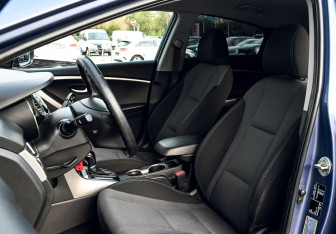 Подержанный автомобиль Hyundai i30 Hatchback 2012 года (15 фото)